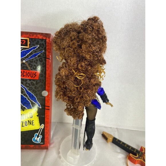 LOL Surprise OMG Remix Rock Band Ferocious Doll Guitar Outfit Accessories MGA - Picture 10 of 16